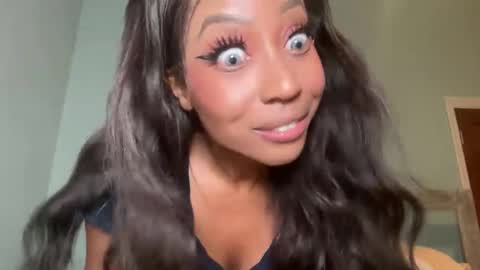 lunchboxgirl online show from 04/25/26, 12:35