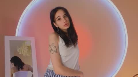 Snapshot of lunel_kitten chatting on 10/04/25, 01:42 Kitty online show from 10/04/25, 01:42