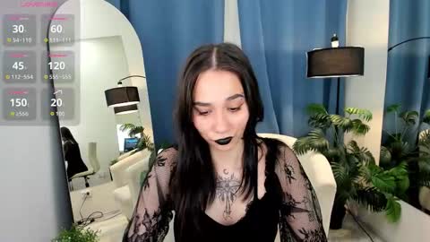 Snapshot of lunel_kitten chatting on 10/22/25, 12:27 Kitty online show from 10/22/25, 12:27