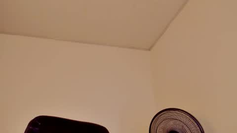 Lunita  online show from 04/20/26, 07:37