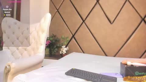 Snapshot of lunitadiva chatting on 02/21/25, 12:28 lunitadiva online show from 02/21/25, 12:28