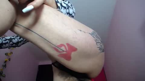 Luna Tamara online show from 10/28/25, 04:05