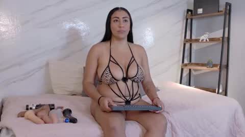 Snapshot of lunna_boobs20 chatting on 07/04/26, 04:51 lunna_boobs20 online show from 07/04/26, 04:51