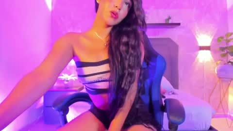 L U N A  online show from 05/20/26, 12:33