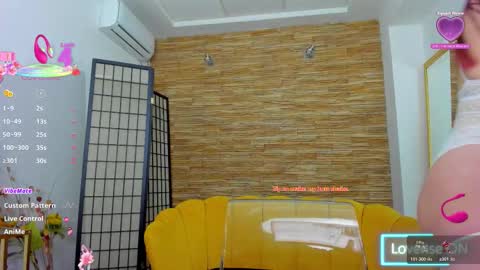 Snapshot of lunna_squirt chatting on 11/02/25, 08:33 Luna online show from 11/02/25, 08:33