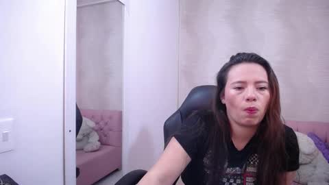 Snapshot of lunnadoll chatting on 03/11/25, 02:54 Katty what ever do you want on my pv is for extra tokens minimi 250 tks ty u for understand online show from 03/11/25, 02:54