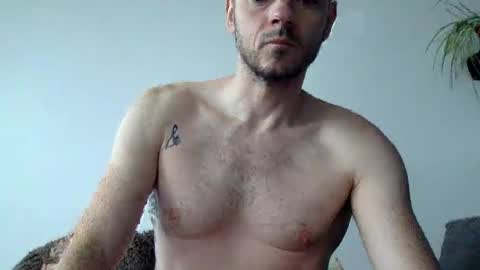 Snapshot of lupine_666 chatting on 10/16/25, 08:15 Lupine online show from 10/16/25, 08:15