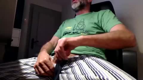 Snapshot of lure4beef chatting on 03/08/25, 11:18 lure4beef online show from 03/08/25, 11:18