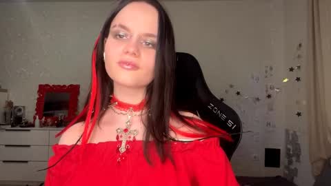 I am Kaya ntmuLets hit 10 Thumbs Up together We are almost done online show from 05/07/26, 03:39