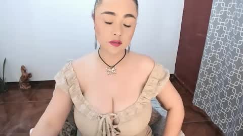 PAULINA online show from 11/26/25, 09:05