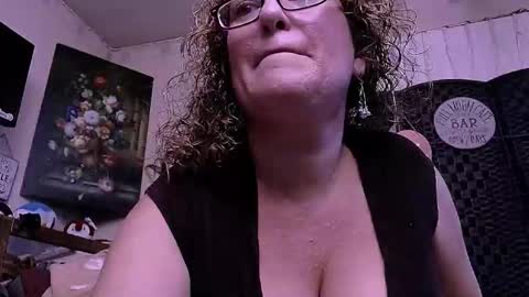 .Clarissa. Follow me on Instagram   miss buns  online show from 05/28/26, 07:05