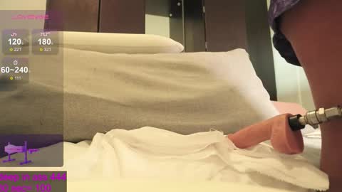 Snapshot of lusciouslipsxx chatting on 12/01/25, 07:02 lusciouslipsxx online show from 12/01/25, 07:02