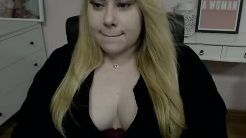 Hailey online show from 03/12/26, 02:50