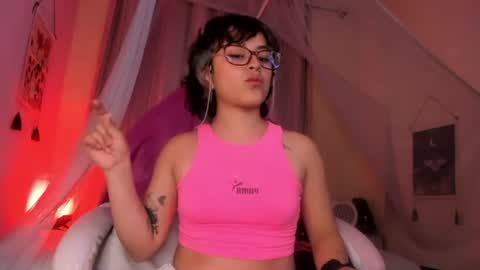 Snapshot of lusiana__ chatting on 06/26/26, 12:04 Luci online show from 06/26/26, 12:04
