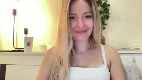 lusiluv online show from 04/23/26, 09:06