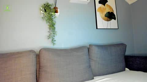 Stephany Richards online show from 04/17/26, 05:21