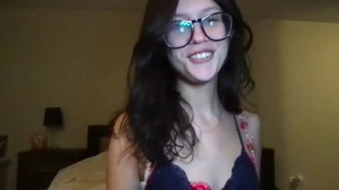 Snapshot of lustfullivxo chatting on 03/01/25, 04:26 Liv 3 online show from 03/01/25, 04:26