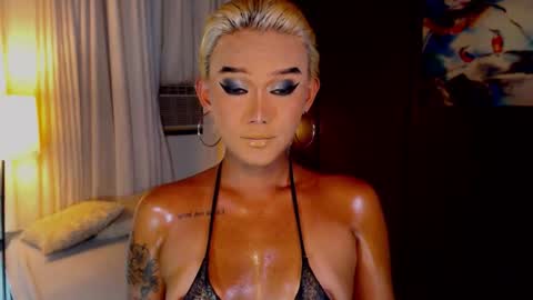 Snapshot of lustfulltrans chatting on 06/13/26, 01:36 AdriannaFowks online show from 06/13/26, 01:36
