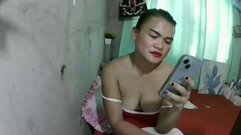 Flora Mae online show from 04/24/26, 08:06