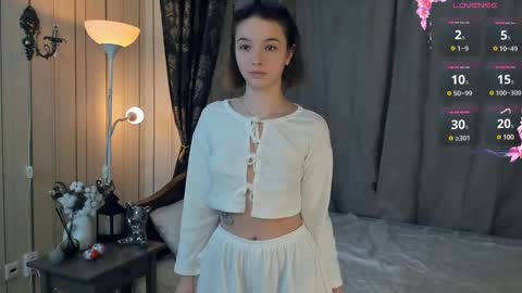 Isabel online show from 02/14/25, 07:23