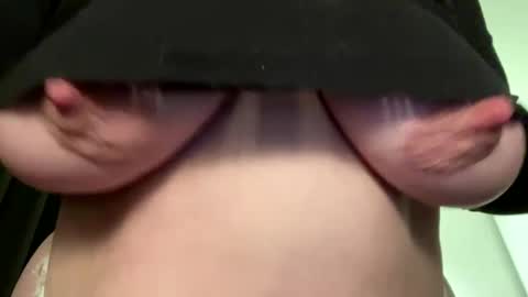 lustytits85 online show from 12/18/24, 12:18