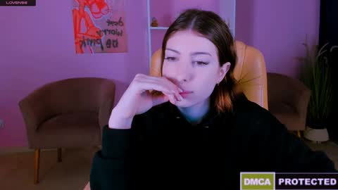 lusy_puff online show from 12/16/24, 09:35