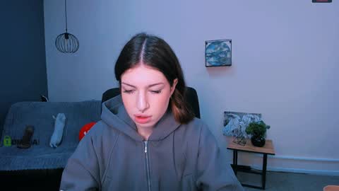 lusy_puff online show from 12/23/24, 09:27