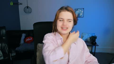 lusy_puff online show from 01/16/25, 12:42