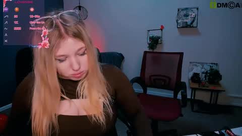 lusy_puff online show from 03/06/25, 05:57