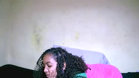 Snapshot of lutchia chatting on 09/26/25, 10:08 lutchia online show from 09/26/25, 10:08