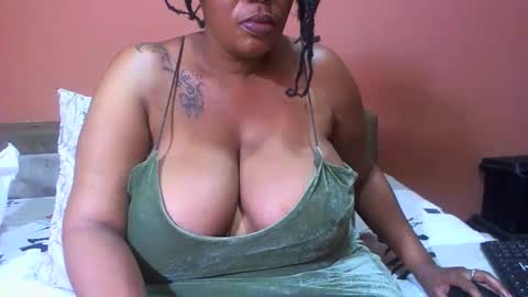 Snapshot of luvcandy85 chatting on 12/26/24, 03:59 luvcandy85 online show from 12/26/24, 03:59