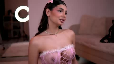 Caprice online show from 04/18/26, 06:45