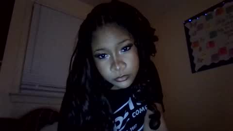 luvelybby22 online show from 05/25/26, 06:19