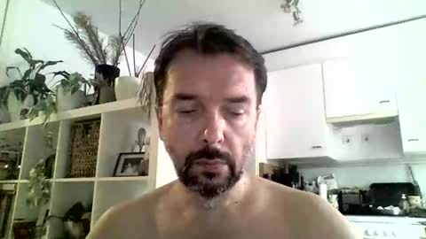 Luvly online show from 10/22/25, 08:47