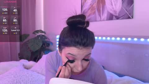 Snapshot of luvlyveronica chatting on 05/20/26, 10:21 Veronica online show from 05/20/26, 10:21