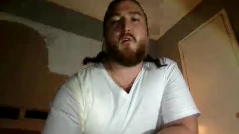 Snapshot of luvmesluts chatting on 11/19/25, 06:24 luvmesluts online show from 11/19/25, 06:24