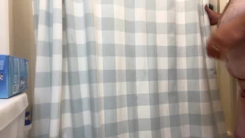 Snapshot of luvtobenude21 chatting on 10/04/25, 01:14 Joe and Sarah online show from 10/04/25, 01:14