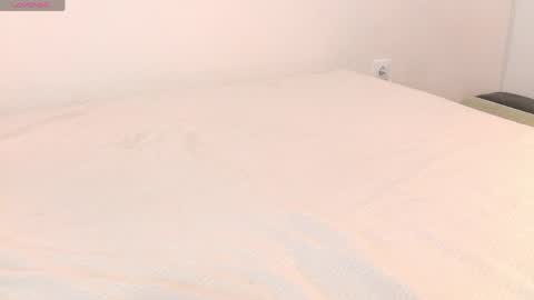 luvtosin663 online show from 04/22/26, 06:42