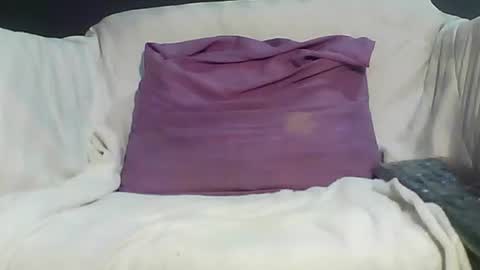 Bee Bee online show from 03/21/26, 08:34