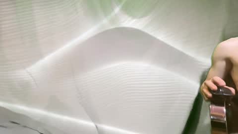 Snapshot of luvvlee chatting on 01/06/26, 12:47 luvvlee online show from 01/06/26, 12:47