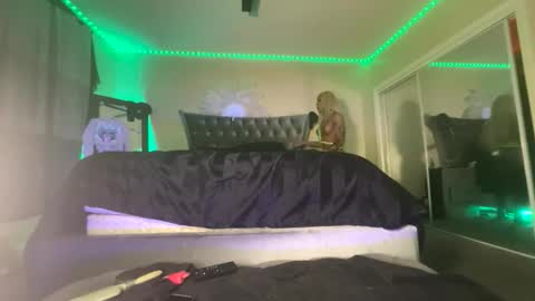 luvvlee online show from 03/15/26, 03:29