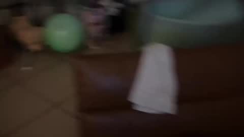 LUVV online show from 10/21/25, 04:02