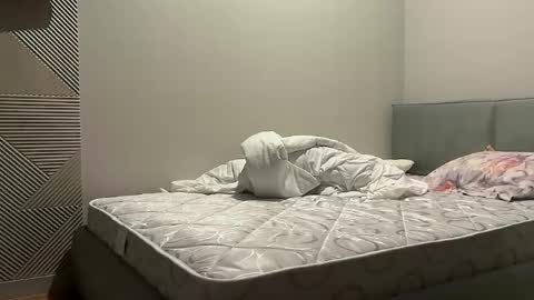 lux_angel online show from 04/16/26, 10:45