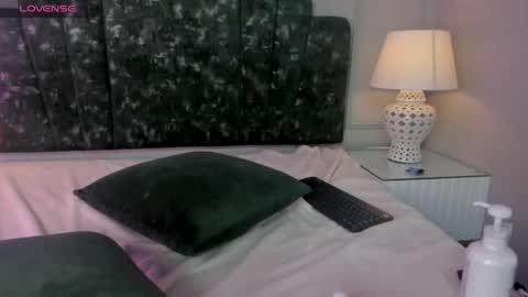 lux_bitchx online show from 04/16/26, 05:19