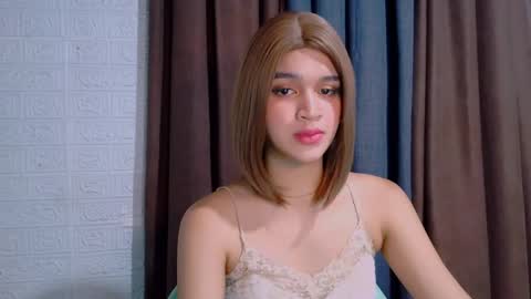 queen lux online show from 04/05/26, 03:36