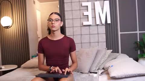 Snapshot of luxa_velvett chatting on 02/26/26, 01:32 Luxa online show from 02/26/26, 01:32