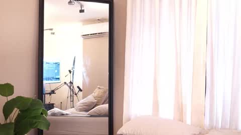 Luxa  online show from 04/08/26, 01:00