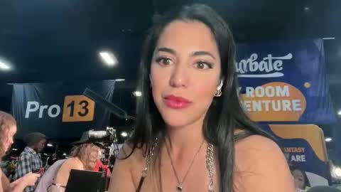 luxcher22 online show from 10/24/25, 10:17