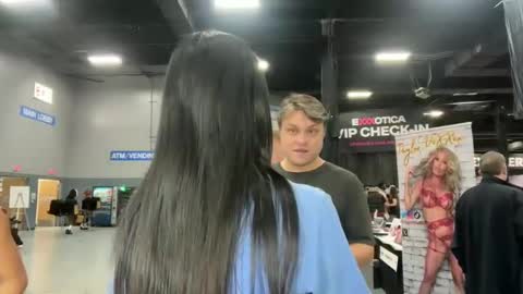 luxcher22 online show from 10/25/25, 06:13