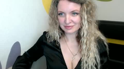 Donna online show from 06/12/26, 06:56